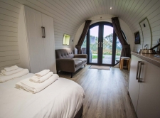 Double Glamping Pod   01  02