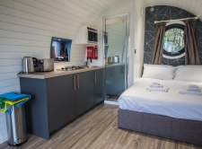 Double Glamping Pod   02  00